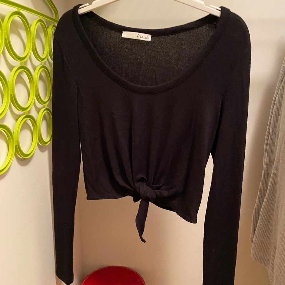 Wilfred Free black knit top